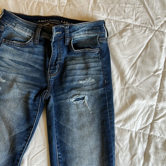 AMERICAN EAGLE jeggings. Women’s size 4 LONG. Distressed  - No see through holes - Picture 2 of 13